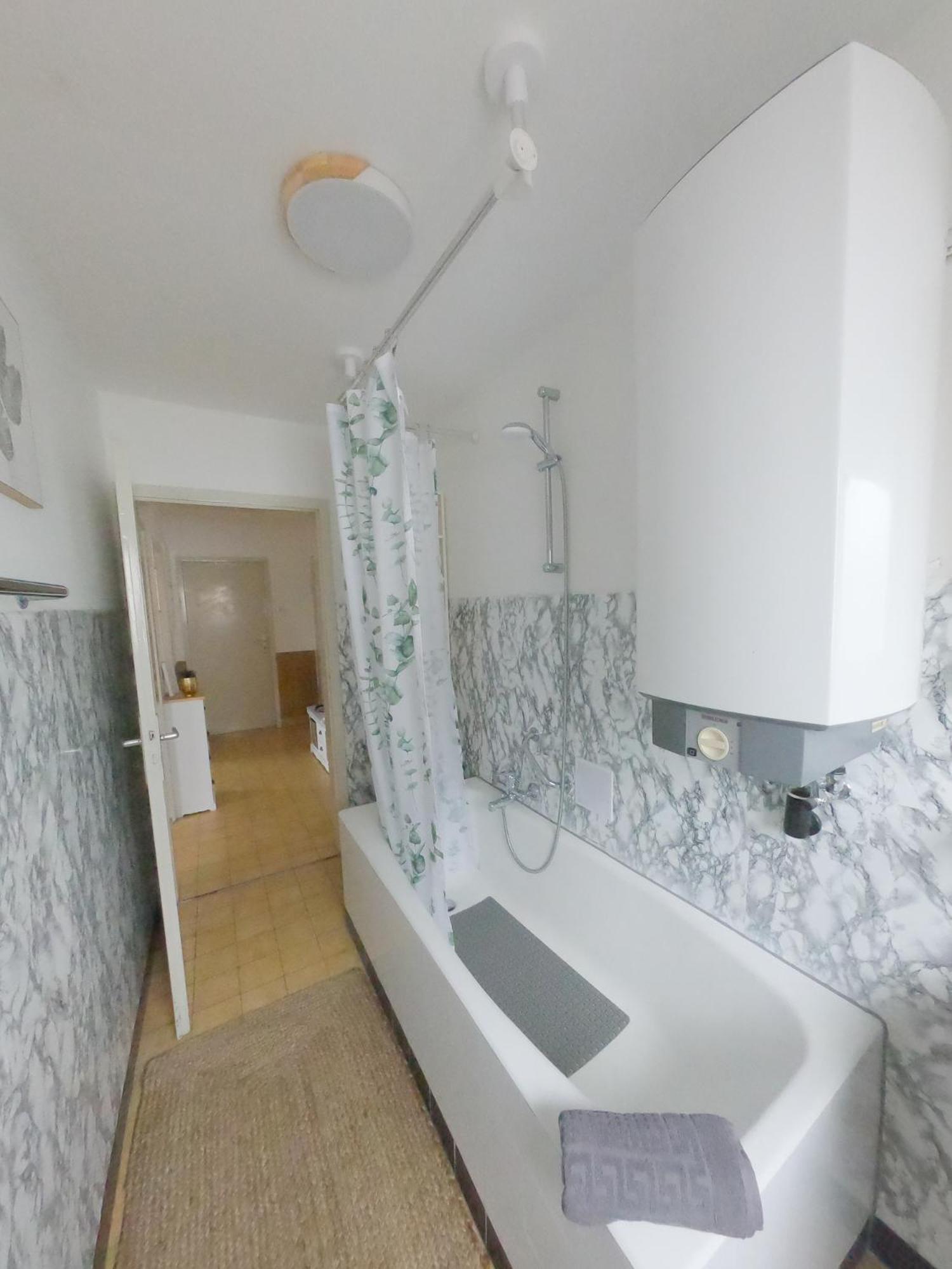 Happybnb Apartment Mit Sonniger Terrasse Lochgau Buitenkant foto